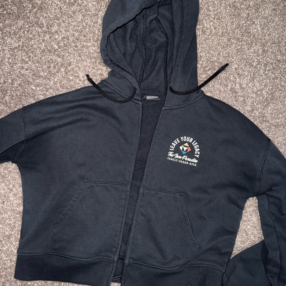 Medium Project rock Under Armour zip up (cropped)